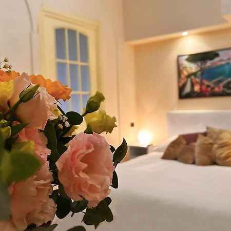 Domus Elena - Plebiscito Apartment Napoli Ngoại thất bức ảnh
