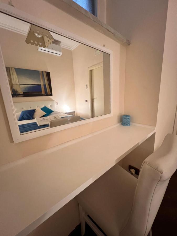 Domus Elena - Plebiscito Apartment Napoli Ngoại thất bức ảnh